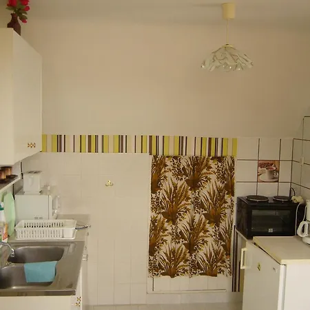 Orszag Apartmanhaz 잘라카로쉬