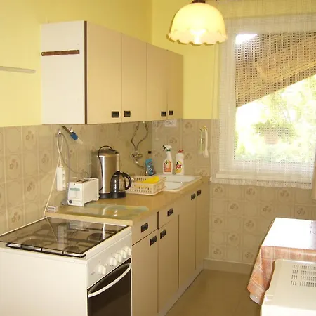Orszag Apartmanhaz 잘라카로쉬